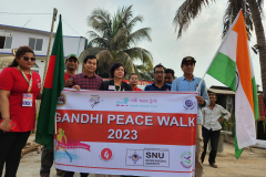 Team-Of-Gandhi-Peace-Walk-at-Narail-Border-with-Media-Persons